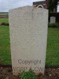 Rocquigny-Equancourt Road British Cemetery&#44; Manancourt - Becker, Jakob