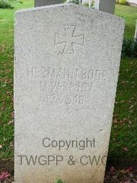 Rocquigny-Equancourt Road British Cemetery&#44; Manancourt - Boge, Hermann