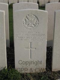 Bailleul Communal Cemetery Extension (Nord) - Adams, Leslie Bernard