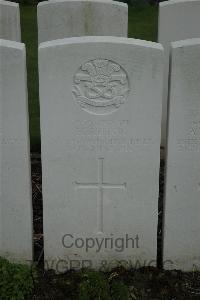 Bailleul Communal Cemetery Extension (Nord) - Auton, H
