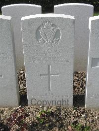 Bailleul Communal Cemetery Extension (Nord) - Britton, A