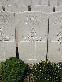 Bailleul Communal Cemetery Extension (Nord) - Brown, James