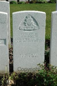 Bailleul Communal Cemetery Extension (Nord) - Burnett, Walter