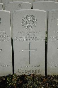 Bailleul Communal Cemetery Extension (Nord) - Eades, John