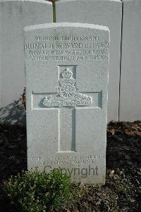 Bailleul Communal Cemetery Extension (Nord) - Glover, Ronald Howard