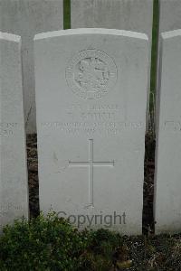 Bailleul Communal Cemetery Extension (Nord) - Gough, R