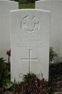 Bailleul Communal Cemetery Extension (Nord) - Green, E G
