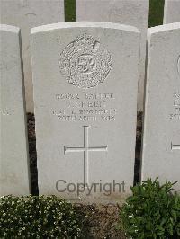 Bailleul Communal Cemetery Extension (Nord) - Green, J