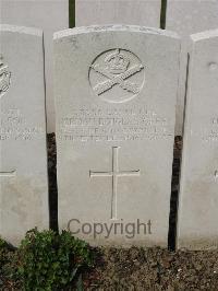 Bailleul Communal Cemetery Extension (Nord) - Green, Norman Douglas