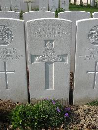 Bailleul Communal Cemetery Extension (Nord) - Greenay, J