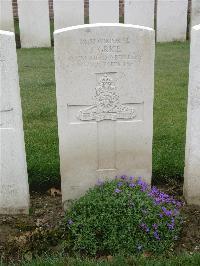 Bailleul Communal Cemetery Extension (Nord) - Grice, J