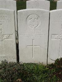 Bailleul Communal Cemetery Extension (Nord) - Griffin, A E J