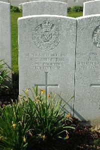 Bailleul Communal Cemetery Extension (Nord) - Griffiths, A E