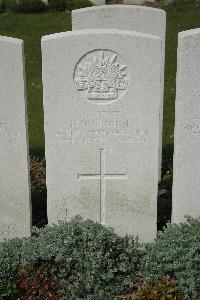 Bailleul Communal Cemetery Extension (Nord) - Ground, Harry Oscar