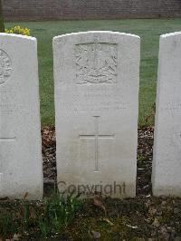 Bailleul Communal Cemetery Extension (Nord) - Gunning, J