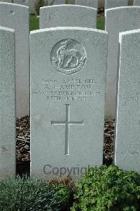 Bailleul Communal Cemetery Extension (Nord) - Hampton, A