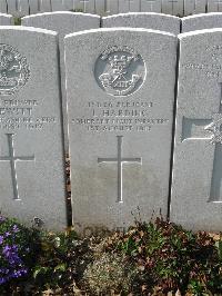 Bailleul Communal Cemetery Extension (Nord) - Harding, L