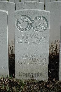 Bailleul Communal Cemetery Extension (Nord) - Henderson, Gilbert Hector