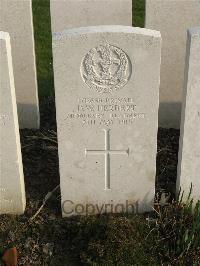 Bailleul Communal Cemetery Extension (Nord) - Herbert, D W