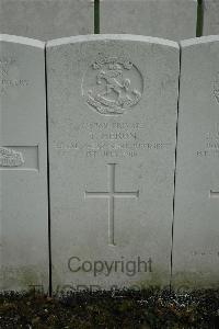 Bailleul Communal Cemetery Extension (Nord) - Heron, T