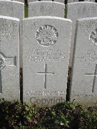 Bailleul Communal Cemetery Extension (Nord) - Herrmann, Walter Ernest Reginald