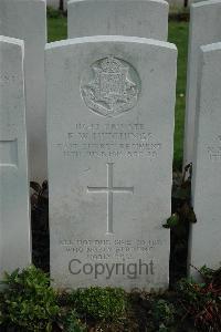 Bailleul Communal Cemetery Extension (Nord) - Hitchings, Frederick William