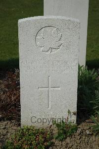 Bailleul Communal Cemetery Extension (Nord) - Hoare, Charles Walter