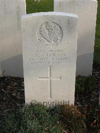 Bailleul Communal Cemetery Extension (Nord) - Hobson, J F