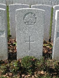 Bailleul Communal Cemetery Extension (Nord) - Hodgetts, Peter James