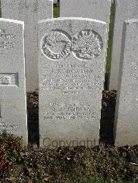 Bailleul Communal Cemetery Extension (Nord) - Horton, John Robert