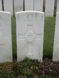 Bailleul Communal Cemetery Extension (Nord) - Howard, E C