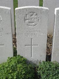 Bailleul Communal Cemetery Extension (Nord) - Howell, G H