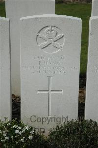 Bailleul Communal Cemetery Extension (Nord) - Howie, R