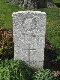 Bailleul Communal Cemetery Extension (Nord) - Hughes, R I