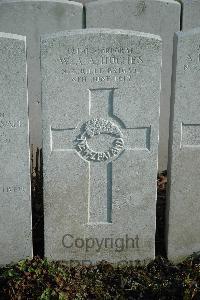 Bailleul Communal Cemetery Extension (Nord) - Hughes, Wilfred James