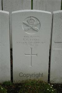 Bailleul Communal Cemetery Extension (Nord) - Hunt, R C