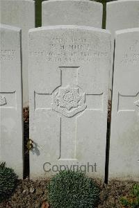 Bailleul Communal Cemetery Extension (Nord) - Hunt, W H