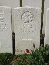 Bailleul Communal Cemetery Extension (Nord) - Hutchings, W J