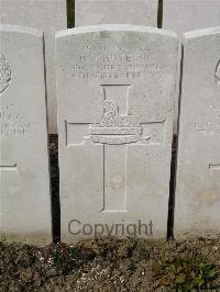 Bailleul Communal Cemetery Extension (Nord) - Huteson, H J