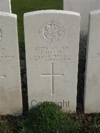 Bailleul Communal Cemetery Extension (Nord) - Hylton, J