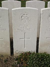 Bailleul Communal Cemetery Extension (Nord) - Irwin, G