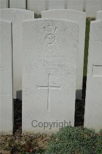 Bailleul Communal Cemetery Extension (Nord) - Isherwood, R