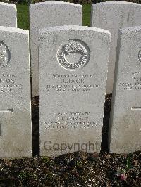 Bailleul Communal Cemetery Extension (Nord) - Jack, James