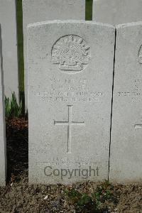 Bailleul Communal Cemetery Extension (Nord) - James, Lawrence Mouland