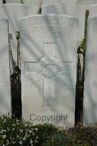 Bailleul Communal Cemetery Extension (Nord) - James, Thomas William