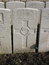 Bailleul Communal Cemetery Extension (Nord) - James, William
