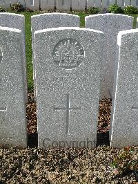 Bailleul Communal Cemetery Extension (Nord) - Jarrett, Frank Harold