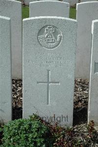 Bailleul Communal Cemetery Extension (Nord) - Jenner, C W