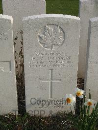 Bailleul Communal Cemetery Extension (Nord) - Johnson, Hakon Martin