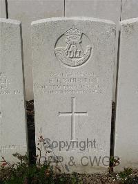 Bailleul Communal Cemetery Extension (Nord) - Johnston, Harold Tom